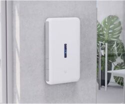 UBIQUITI UDW All in one gateway access point POE, WI-FI6,